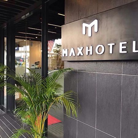 Max Hotel Субанг-Джая Экстерьер фото