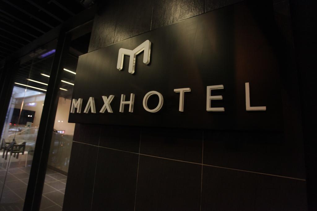 Max Hotel Субанг-Джая Экстерьер фото