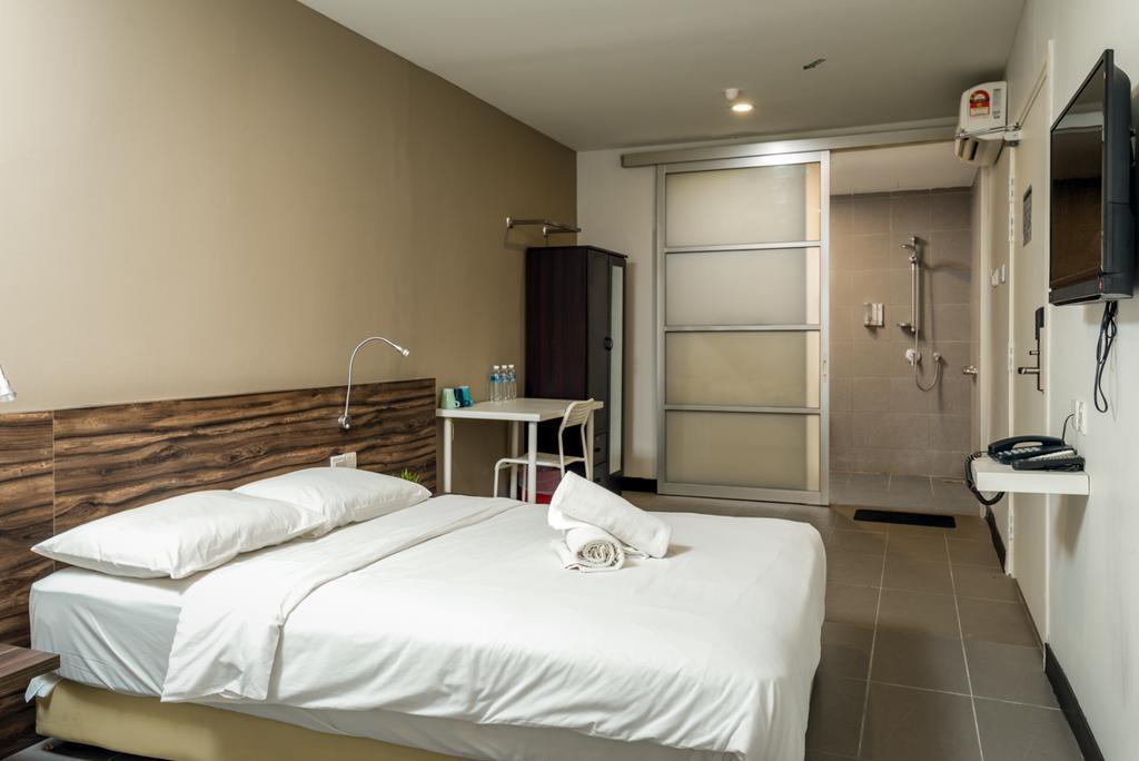 Max Hotel Субанг-Джая Экстерьер фото