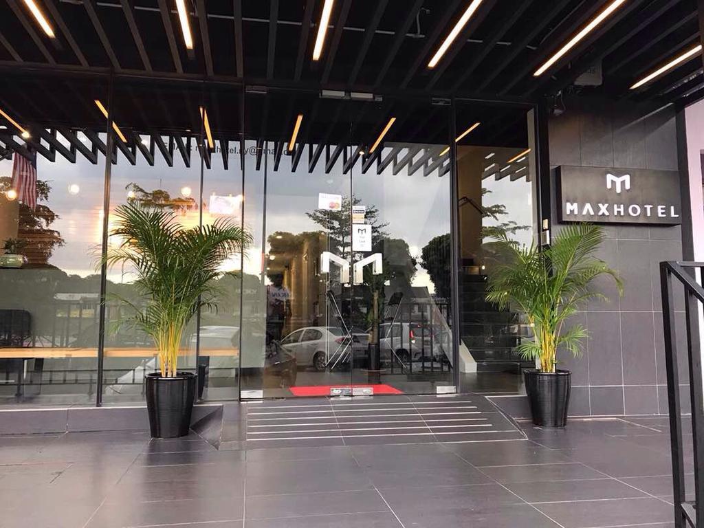 Max Hotel Субанг-Джая Экстерьер фото
